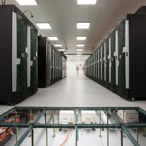 Datový sál — superpočítač Salomon